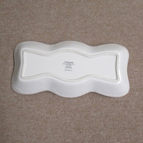 Pfaltzgraff China WINTERBERRY WINTER BERRY 14 1/2 Inch Appetizer or Bread Tray - Picture 4 of 5